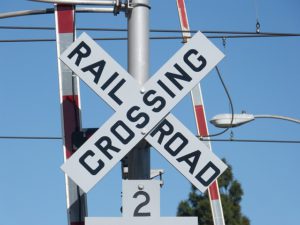 railroad crossing 1334244 640