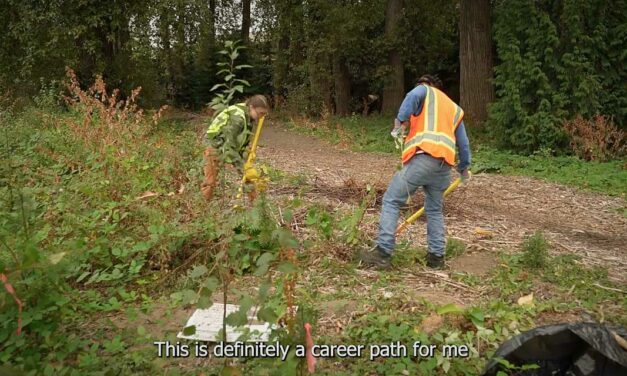 People experiencing homelessness helping King County restore Green River habitat
